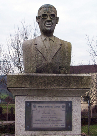 Busto de Ramón Piñeiro en Láncara