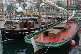 O Nueva Sofía e o Ría de Ferrol, amarrados en Curuxeiras